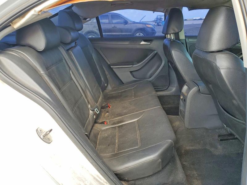 65183346 :رقم المزاد ، 3VWB17AJ3EM325796 vin ، 2014 Volkswagen Jetta مزاد بيع