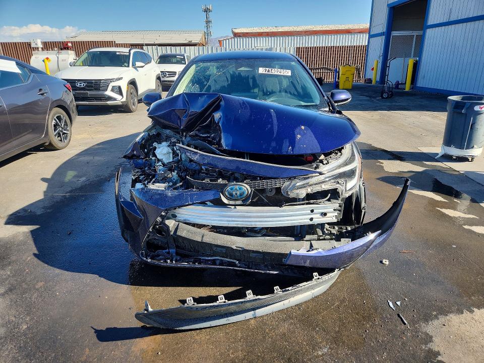 Продаж на аукціоні авто 2023 Toyota Corolla Hybrid, vin: JTDBDMHE7PJ000232, номер лоту: 67140296