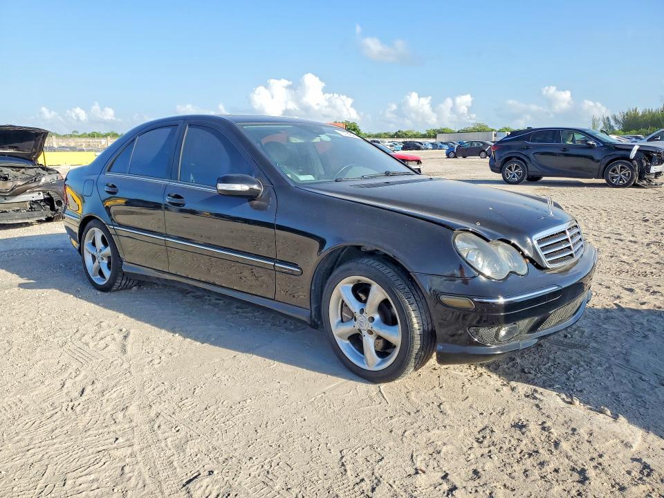 65194046 :رقم المزاد ، WDBRF40J05F654828 vin ، 2005 Mercedes-benz C مزاد بيع