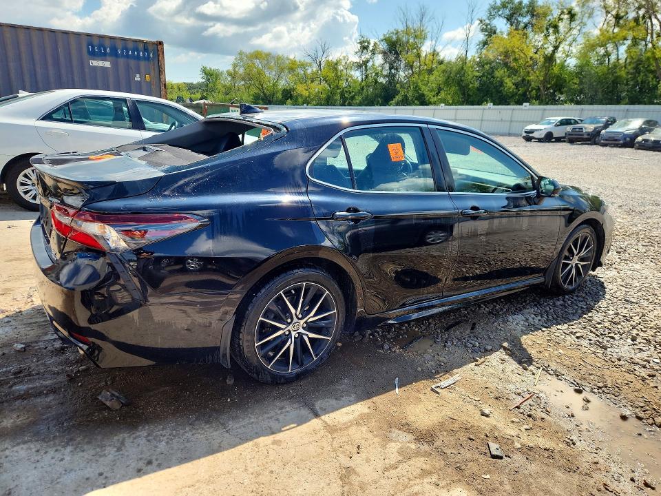 2022 Toyota Camry მანქანა იყიდება აუქციონზე, vin: 4T1G11BK5NU069536, აუქციონის ნომერი: 66626406