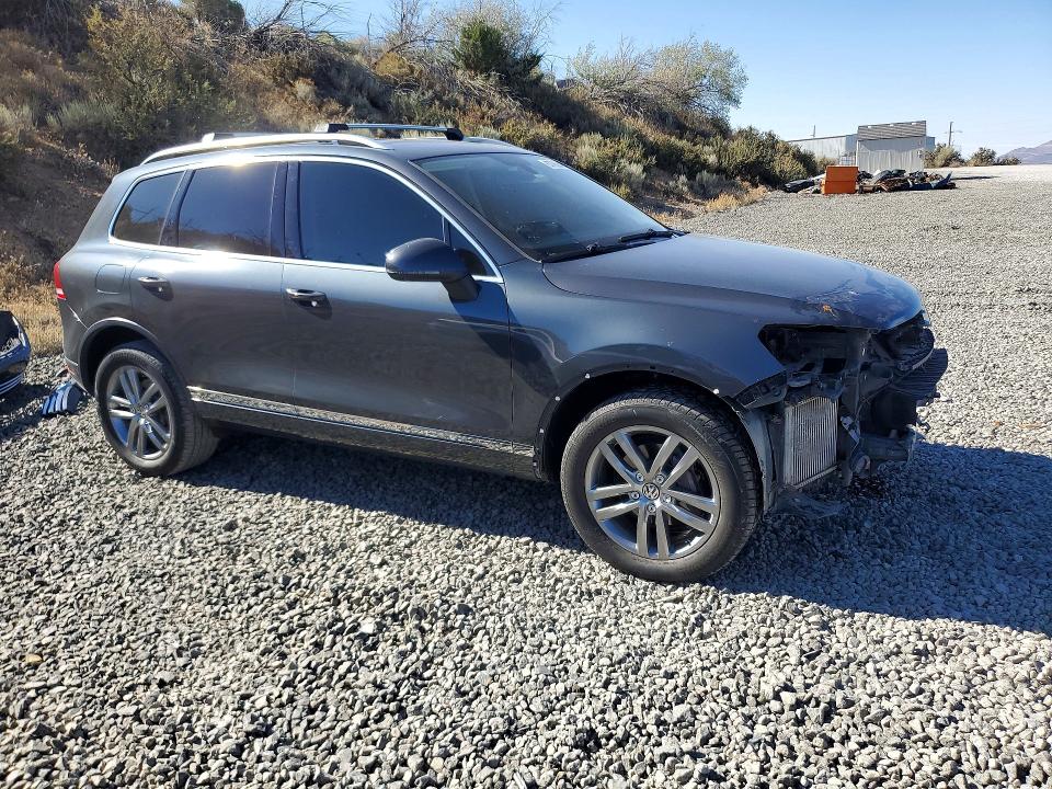 63786046 :رقم المزاد ، WVGEP9BP3FD002466 vin ، 2015 Volkswagen Touareg مزاد بيع