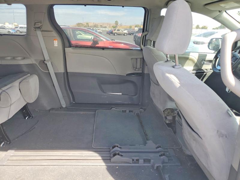 2019 Toyota Sienna მანქანა იყიდება აუქციონზე, vin: 5TDKZ3DC2KS013286, აუქციონის ნომერი: 65529836