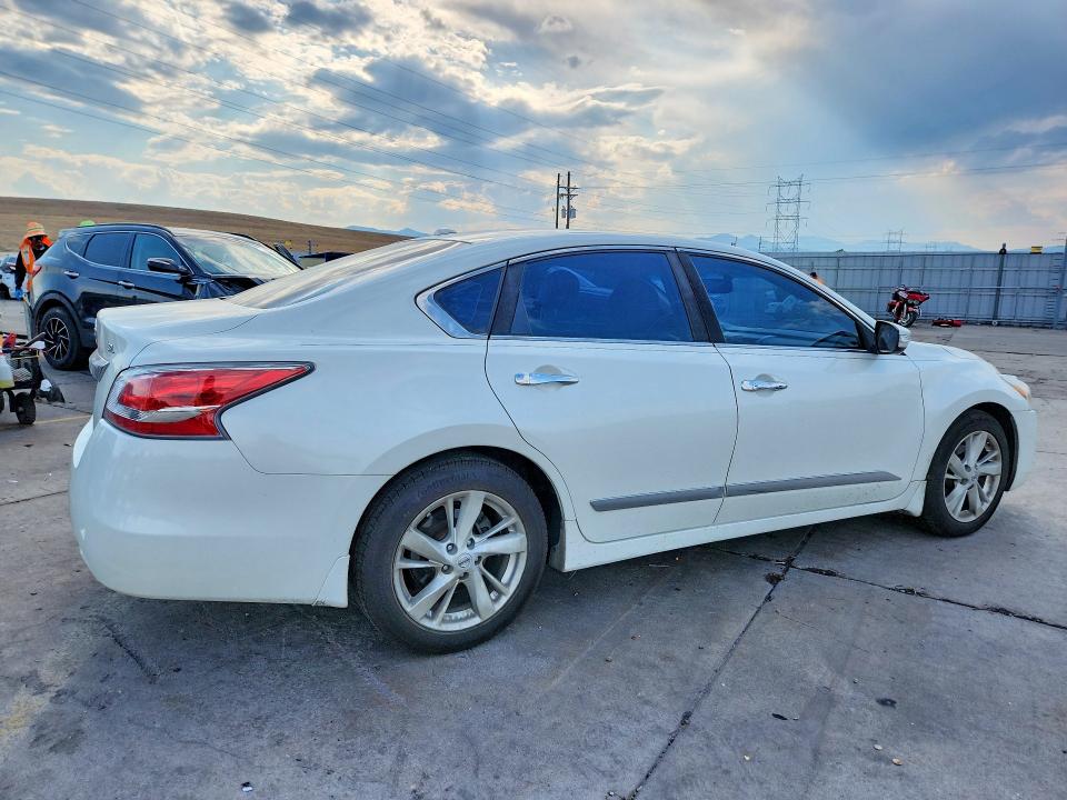 Продажа на аукционе авто 2015 Nissan Altima, vin: 1N4AL3AP4FC592914, номер лота: 64331626
