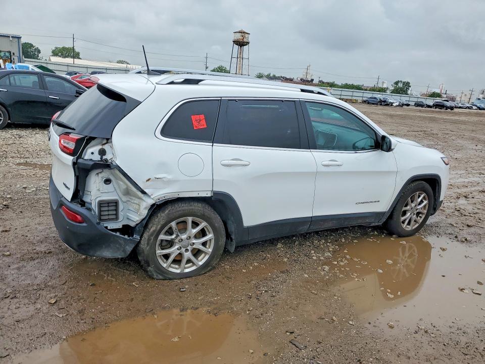 63877936 :رقم المزاد ، 1C4PJLCS5HW535084 vin ، 2017 Jeep Cherokee مزاد بيع