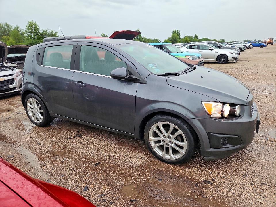 64322946 :رقم المزاد ، 1G1JC6SHXD4137830 vin ، 2013 Chevrolet Sonic مزاد بيع