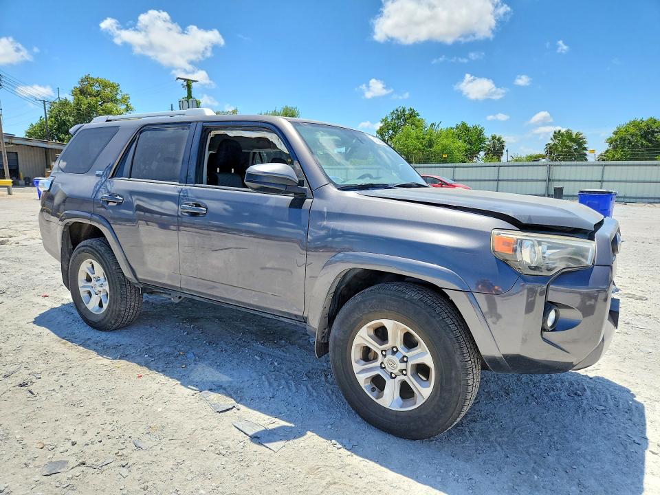 64304096 :رقم المزاد ، JTEZU5JR2J5165652 vin ، 2018 Toyota 4runner مزاد بيع