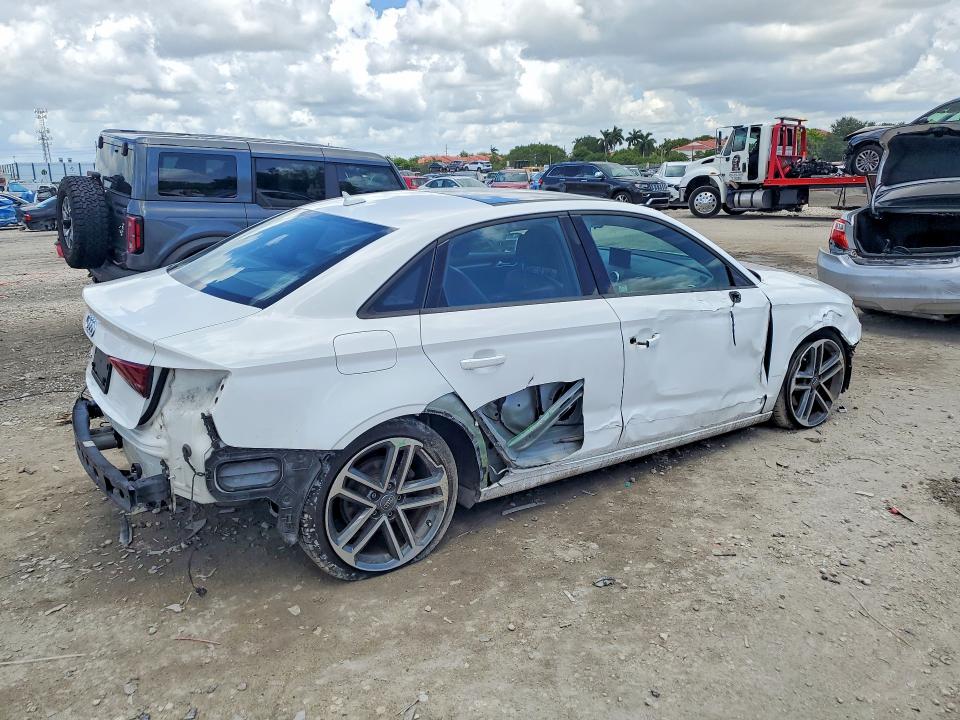 Продаж на аукціоні авто 2017 Audi A3, vin: WAUAUGFF0H1035444, номер лоту: 66216516