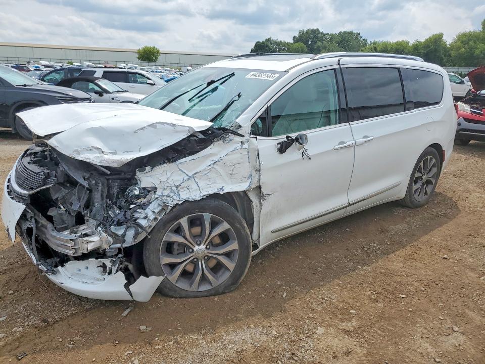 2017 Chrysler Pacifica მანქანა იყიდება აუქციონზე, vin: 2C4RC1GG9HR608172, აუქციონის ნომერი: 64362946