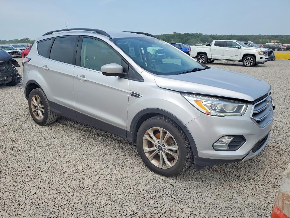 Продажа на аукционе авто 2017 Ford Escape, vin: 1FMCU0GD2HUE90760, номер лота: 63741256