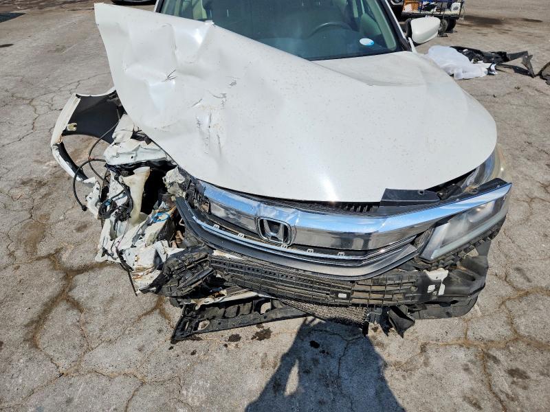 2017 Honda Accord მანქანა იყიდება აუქციონზე, vin: 1HGCR2F33HA060135, აუქციონის ნომერი: 63788236