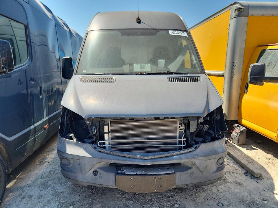65739116 :رقم المزاد ، WD3PE7CDXJP631901 vin ، 2018 Mercedes-benz Sprinter مزاد بيع