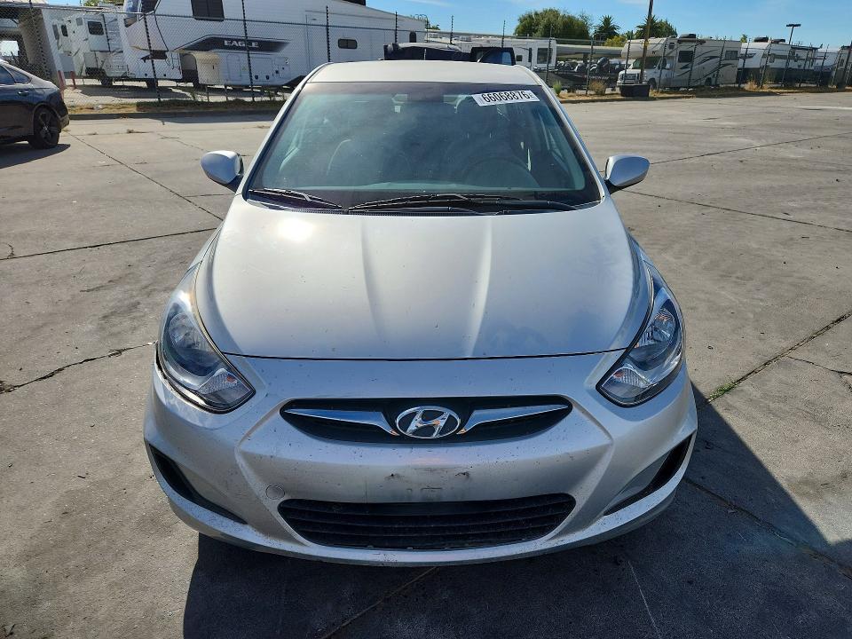 66068876 :رقم المزاد ، KMHCT4AE3DU558103 vin ، 2013 Hyundai Accent مزاد بيع