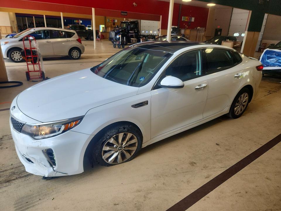 Продажа на аукционе авто 2018 Kia Optima, vin: 5XXGT4L32JG233493, номер лота: 66577606