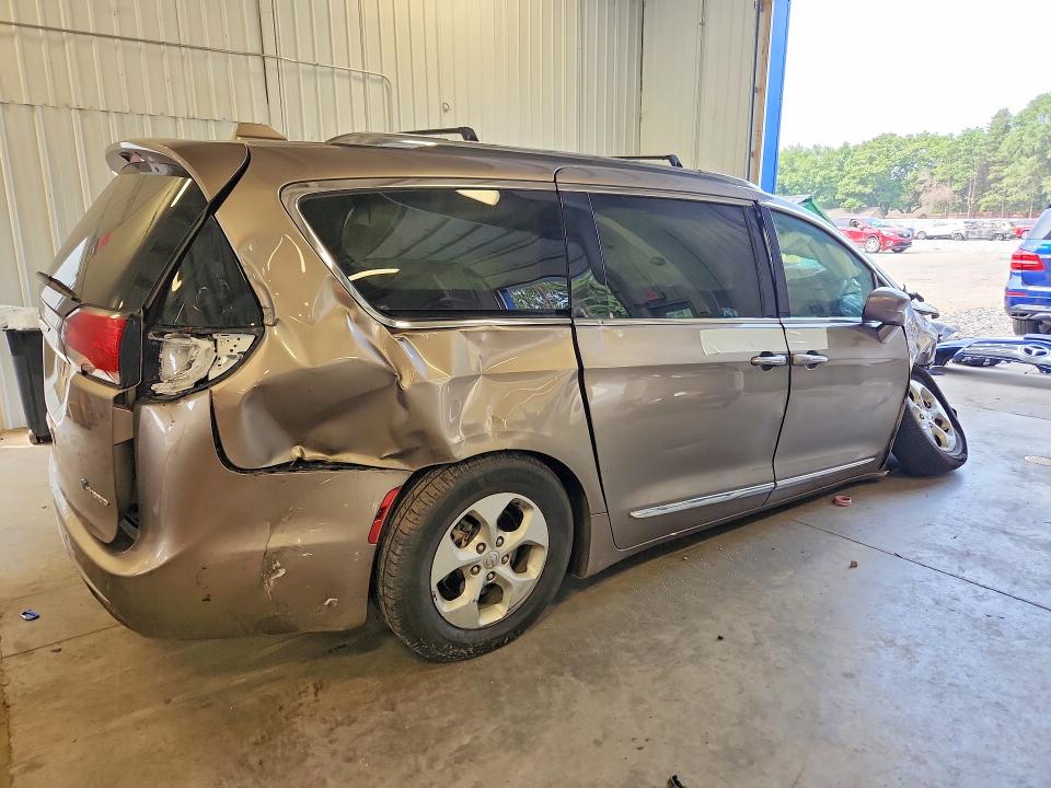 Продаж на аукціоні авто 2018 Chrysler Pacifica, vin: 2C4RC1L78JR133495, номер лоту: 64970706