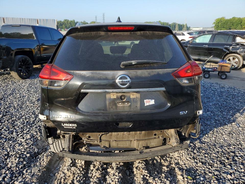 61449856 :رقم المزاد ، KNMAT2MT7HP586873 vin ، 2017 Nissan Rogue مزاد بيع