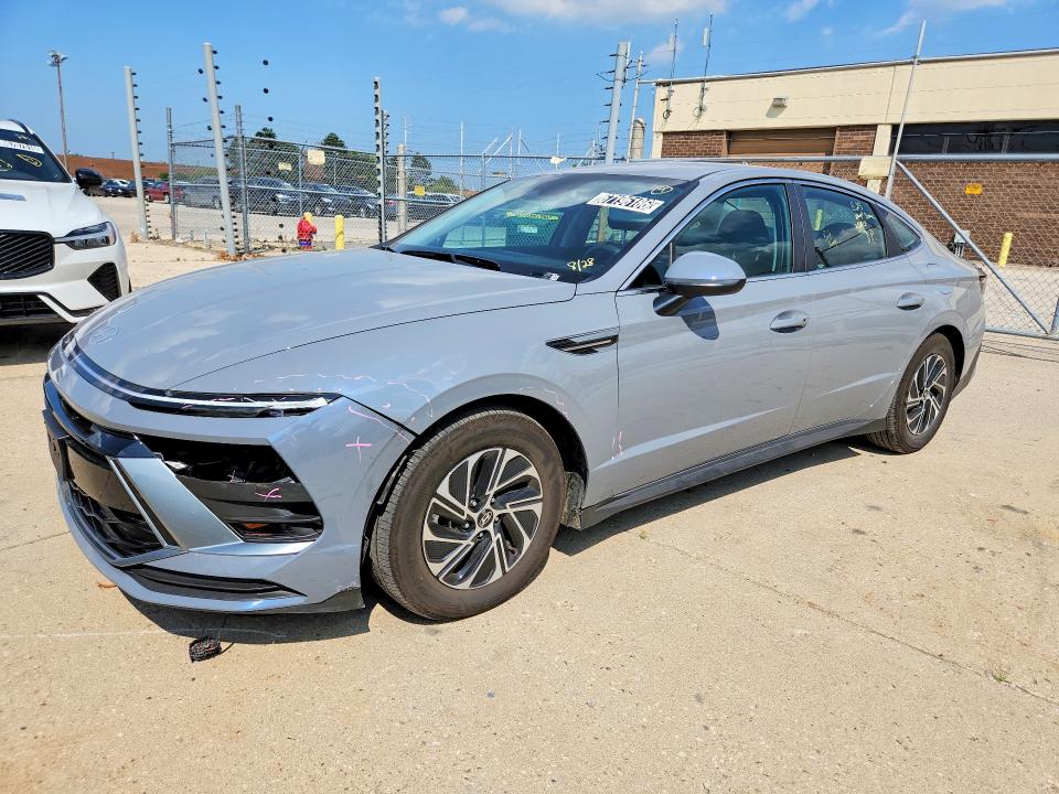 2026 Hyundai Sonata Hybrid მანქანა იყიდება აუქციონზე, vin: KMHL24JJ7TA165334, აუქციონის ნომერი: 67196186