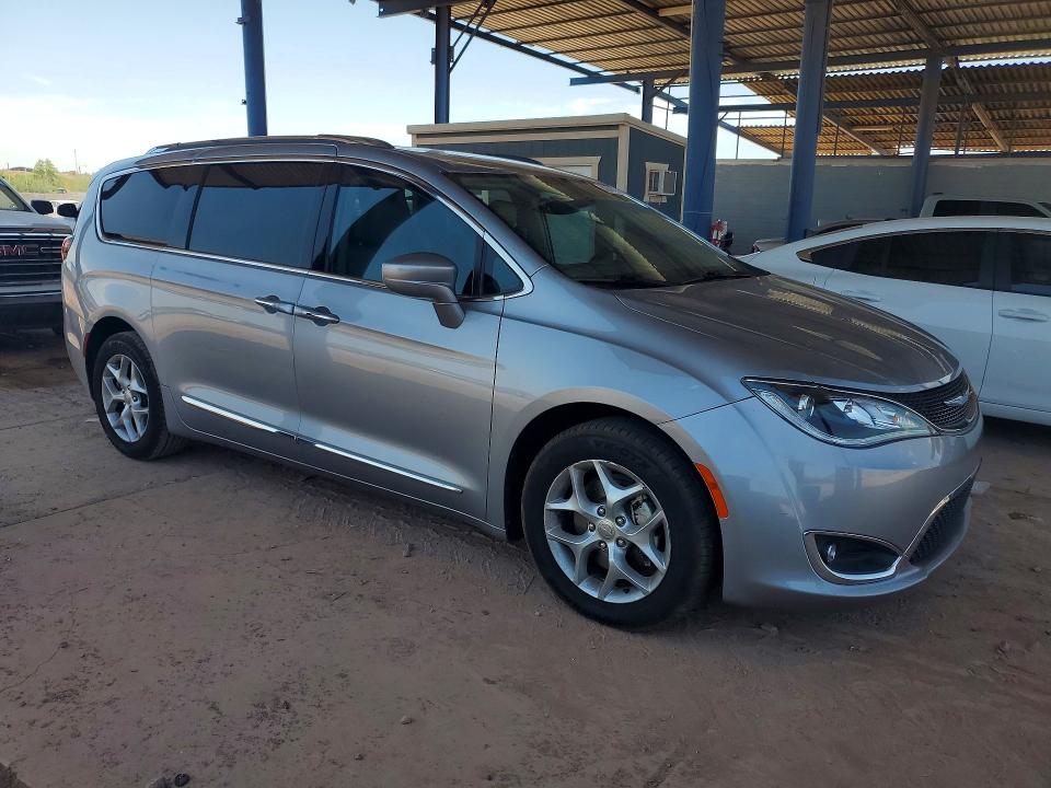 Auction sale of the 2017 Chrysler Pacifica, vin: 2C4RC1EG3HR538302, lot number: 63647476