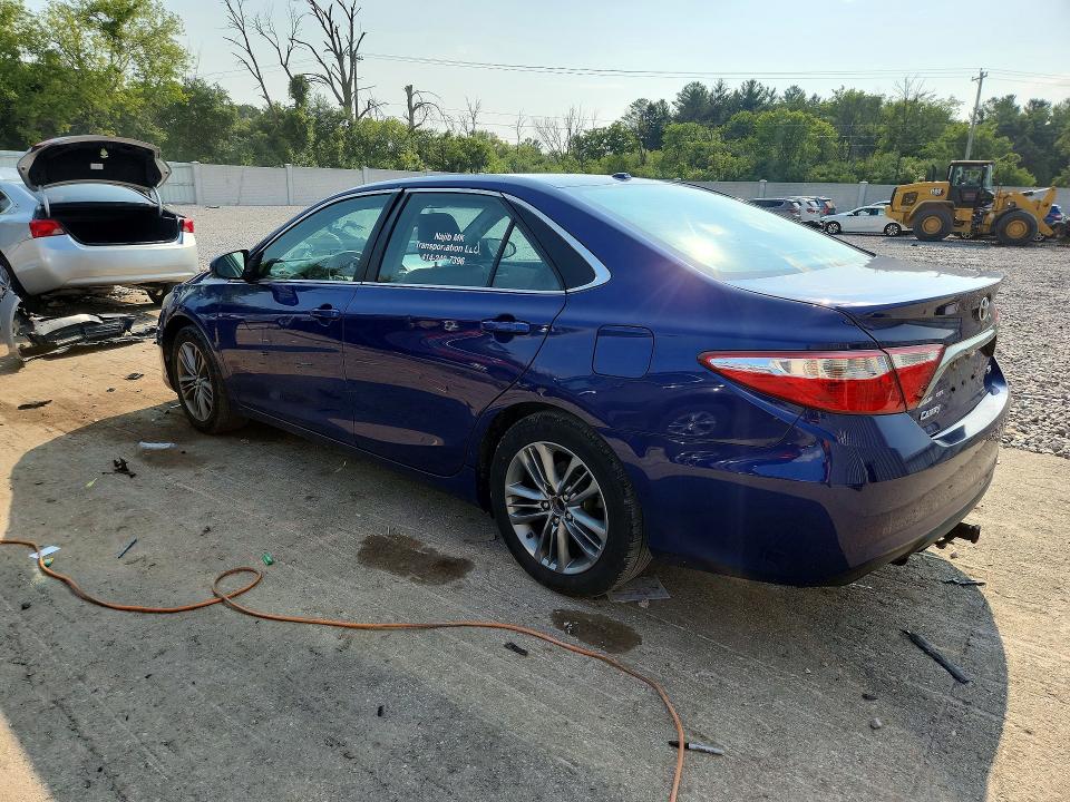 64085586 :رقم المزاد ، 4T1BF1FK5FU892832 vin ، 2015 Toyota Camry مزاد بيع