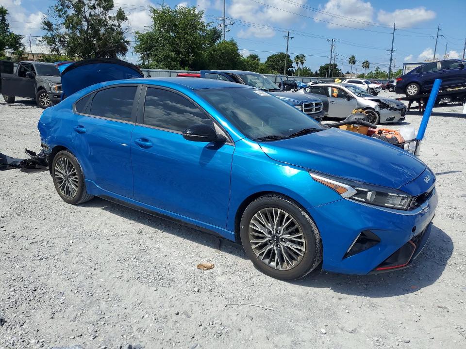 2022 Kia Forte მანქანა იყიდება აუქციონზე, vin: 3KPF54AD9NE454816, აუქციონის ნომერი: 64458806