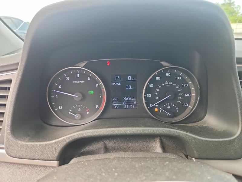 Продаж на аукціоні авто 2018 Hyundai Elantra, vin: 5NPD74LF3JH402930, номер лоту: 63901106
