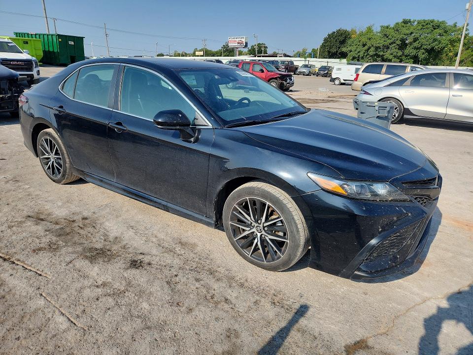 2021 Toyota Camry მანქანა იყიდება აუქციონზე, vin: 4T1G11AK8MU579041, აუქციონის ნომერი: 63694196