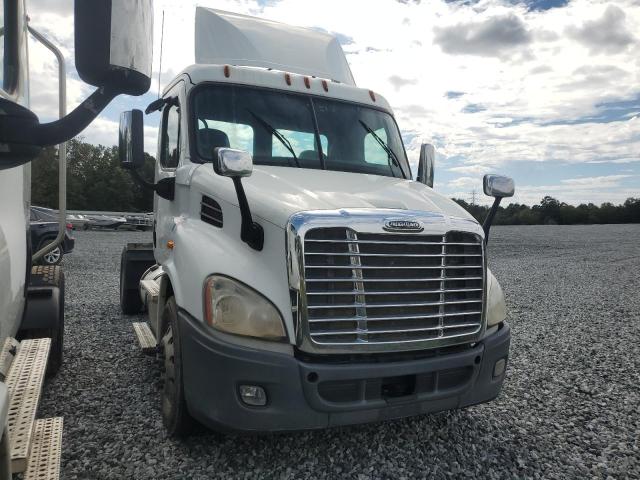 Продажа на аукционе авто 2018 Freightliner Cascadia 1, vin: 1FUBGADVXJLJY2573, номер лота: 90940845