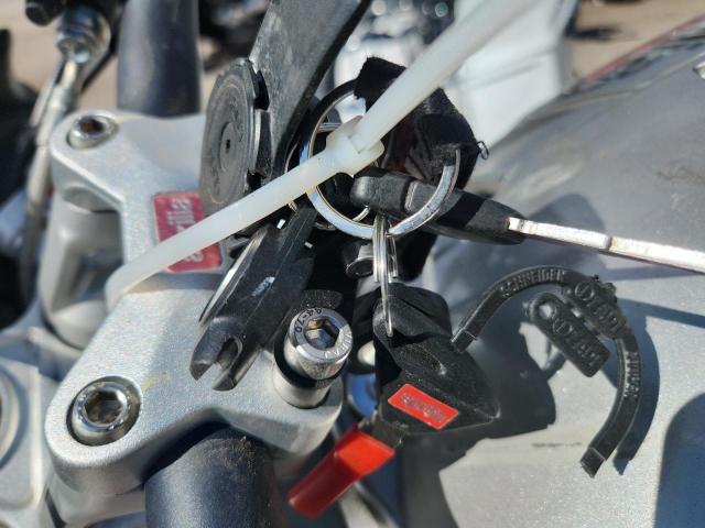 80885795 :رقم المزاد ، ZD4TYU009GS000014 vin ، 2016 Aprilia Tuono V4 1 مزاد بيع