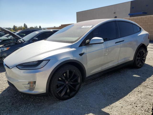 71095735 :رقم المزاد ، 5YJXCBE26JF120058 vin ، 2018 Tesla Model X مزاد بيع