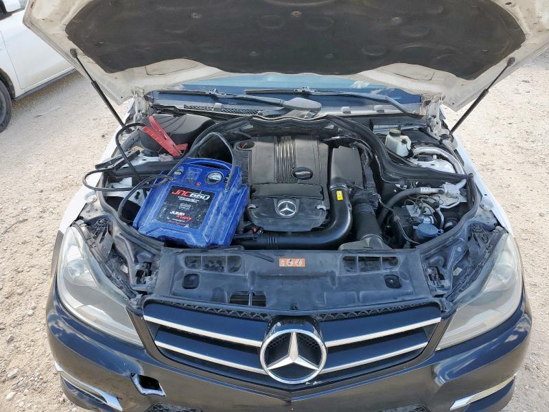 2013 Mercedes-benz C 250 მანქანა იყიდება აუქციონზე, vin: WDDGJ4HB7DG011248, აუქციონის ნომერი: 90697555