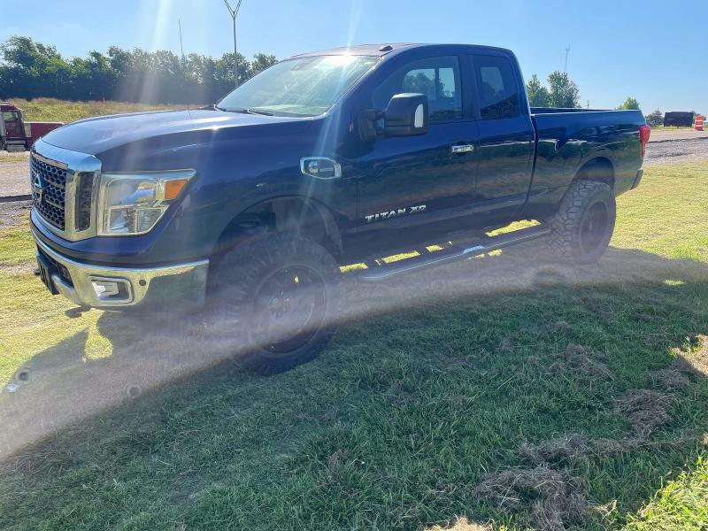 80939265 :رقم المزاد ، 1N6BA1C44HN560982 vin ، 2017 Nissan Titan Xd S مزاد بيع