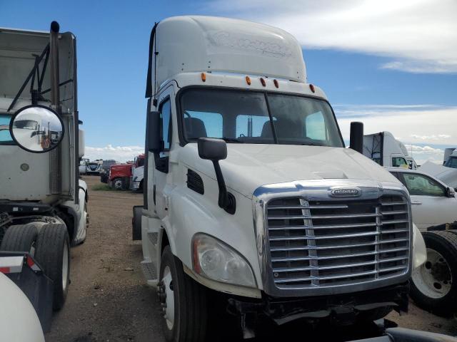 Auction sale of the 2015 Freightliner Cascadia, vin: 3AKBGADV6FSGU9440, lot number: 71397095