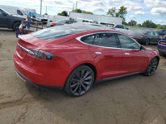 71014225 :رقم المزاد ، 5YJSA1E18FF118157 vin ، 2015 Tesla Model S مزاد بيع