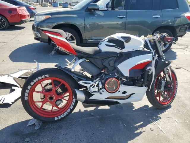 Продажа на аукционе авто 2021 Ducati Panigale V, vin: ZDMHAATW2MB005608, номер лота: 72036185