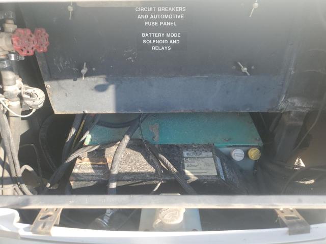 Продажа на аукционе авто 2002 Freightliner Chassis, vin: 4UZAAHAK02CJ83641, номер лота: 45632536