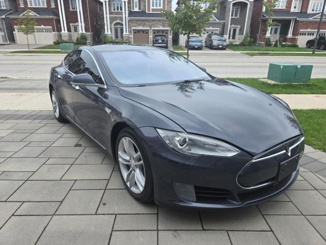 2015 Tesla Model S მანქანა იყიდება აუქციონზე, vin: 5YJSA1E14FF112906, აუქციონის ნომერი: 71368025