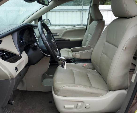 80372795 :رقم المزاد ، 5TDDZ3DC7KS213461 vin ، 2019 Toyota Sienna مزاد بيع