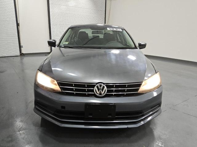 70736195 :رقم المزاد ، 3VWD17AJ3FM257980 vin ، 2015 Volkswagen Jetta مزاد بيع