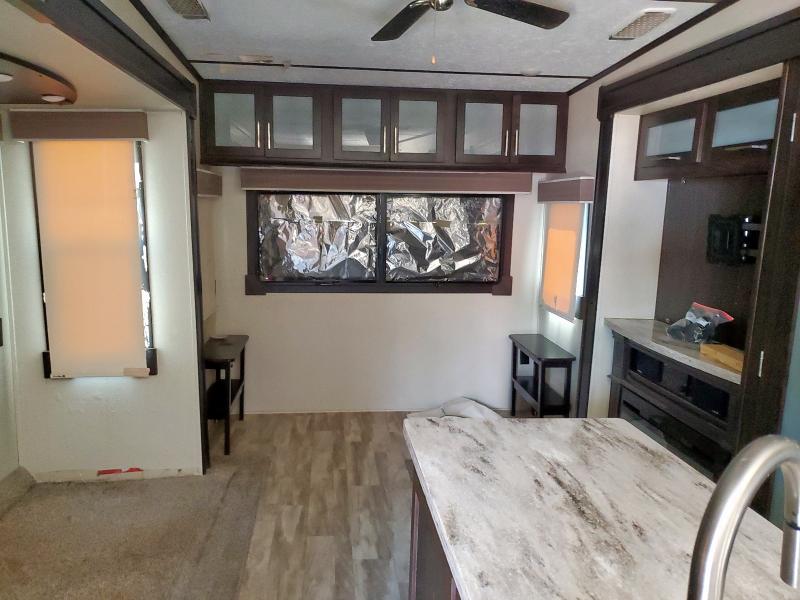 72024585 :رقم المزاد ، 5ZT3SN2B5KG703198 vin ، 2019 Prime Time Sanibel مزاد بيع