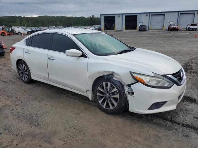Продажа на аукционе авто 2017 Nissan Altima, vin: 1N4AL3AP4HC246686, номер лота: 92235625