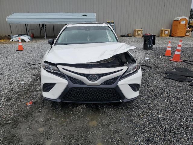 2020 Toyota Camry მანქანა იყიდება აუქციონზე, vin: 4T1G11AK4LU983842, აუქციონის ნომერი: 84609805