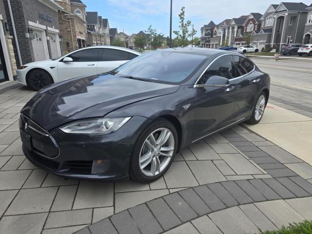 2015 Tesla Model S მანქანა იყიდება აუქციონზე, vin: 5YJSA1E14FF112906, აუქციონის ნომერი: 71368025