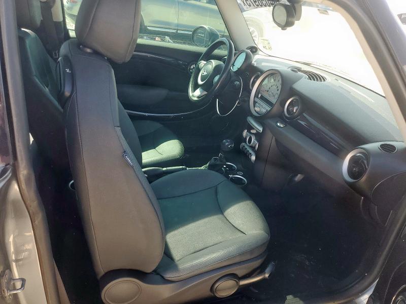 84056975 :رقم المزاد ، WMWMF3C53ATZ22963 vin ، 2010 Mini Cooper مزاد بيع