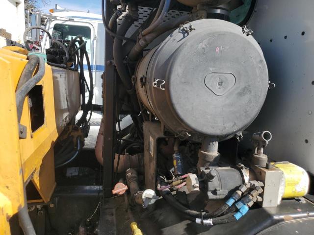 81147465 :رقم المزاد ، 3BPZLJ0XXFF269702 vin ، 2015 Peterbilt Tractor 320 مزاد بيع