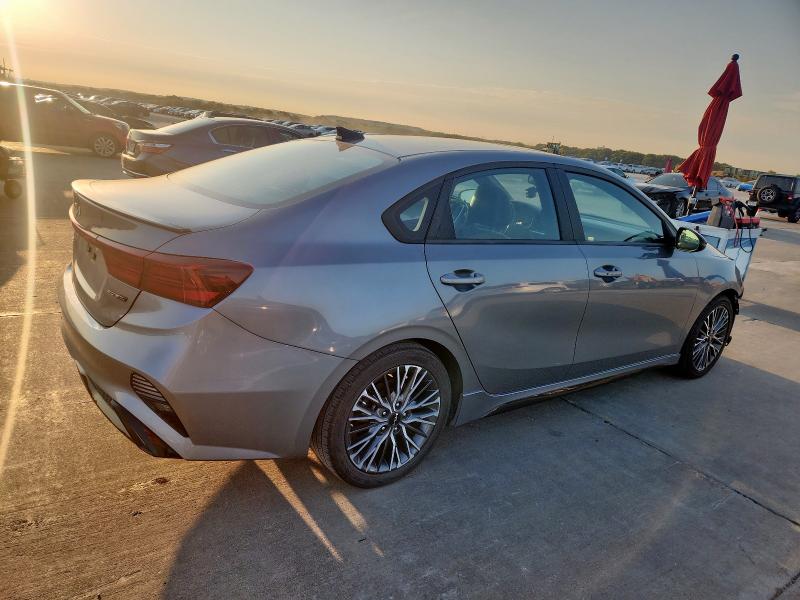 2022 Kia Forte მანქანა იყიდება აუქციონზე, vin: 3KPF54AD3NE451152, აუქციონის ნომერი: 72044275
