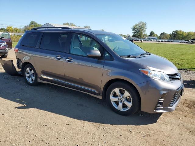84719945 :رقم المزاد ، 5TDKZ3DC4KS998299 vin ، 2019 Toyota Sienna Le مزاد بيع