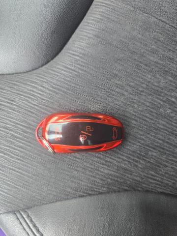 2015 Tesla Model S მანქანა იყიდება აუქციონზე, vin: 5YJSA1E14FF112906, აუქციონის ნომერი: 71368025