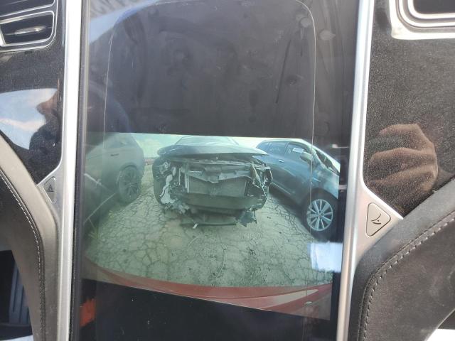 71014225 :رقم المزاد ، 5YJSA1E18FF118157 vin ، 2015 Tesla Model S مزاد بيع