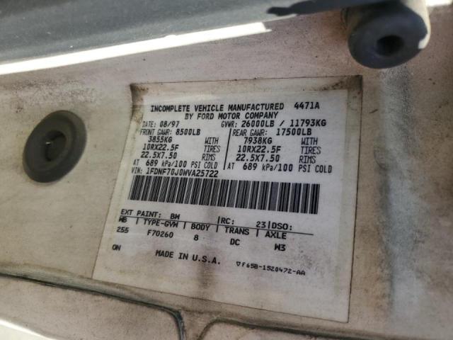 68521626 :رقم المزاد ، 1FDNF70J0WVA25722 vin ، 1998 Ford F700 مزاد بيع