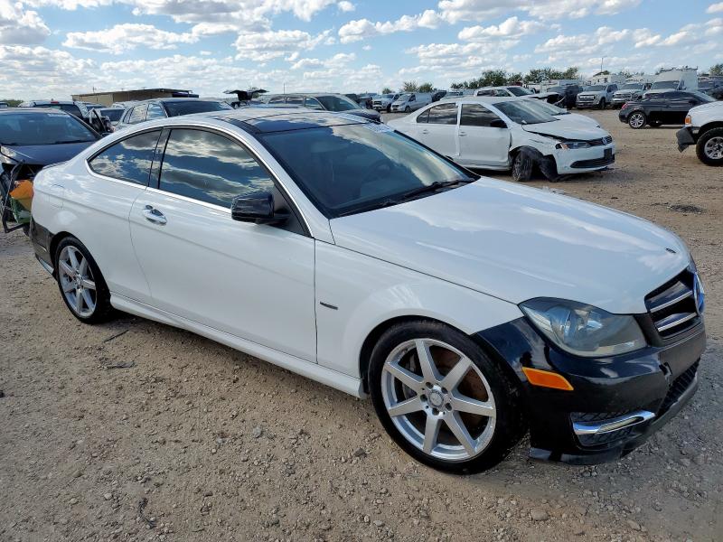 2013 Mercedes-benz C 250 მანქანა იყიდება აუქციონზე, vin: WDDGJ4HB7DG011248, აუქციონის ნომერი: 90697555