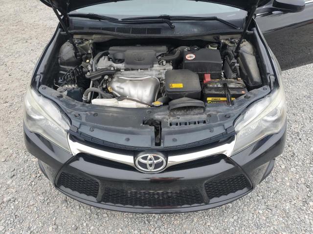 70105855 :رقم المزاد ، 4T1BF1FK4FU013708 vin ، 2015 Toyota Camry Le مزاد بيع